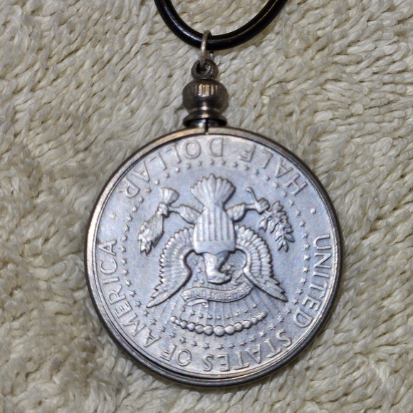 STERLING SILVER 1964 HALF DOLLAR COIN ON LEATHER ROPE. MEASUREMENTS IN PHOTOS 📸 - Picture 2 of 4